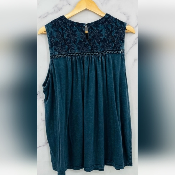 Lucky Brand High Neck Lace Sleeveless Top Distressed Blue - Picture 5 of 5
